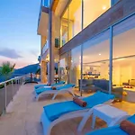 6 Bedroom *