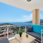6 Bedroom *