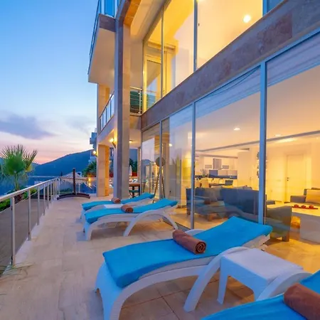 6 Bedroom *