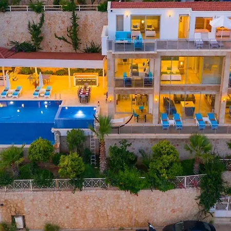 6 Bedroom