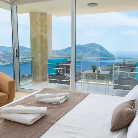 6 Bedroom Willa *