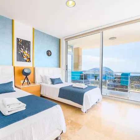 6 Bedroom Willa *