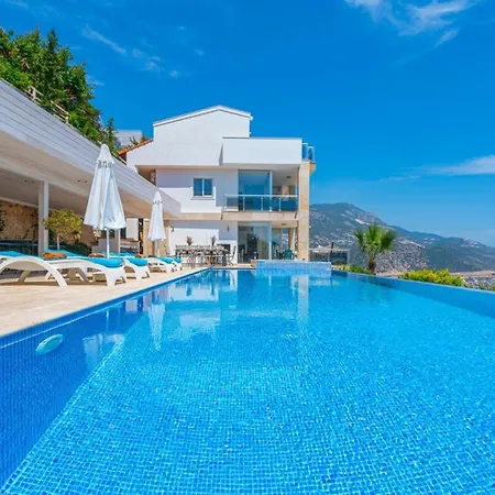 6 Bedroom
