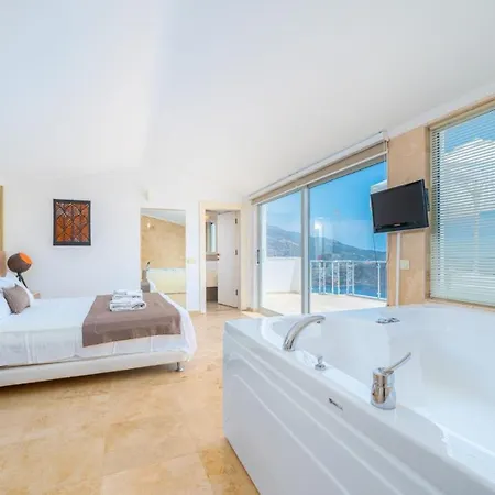 6 Bedroom - 1078 Villa